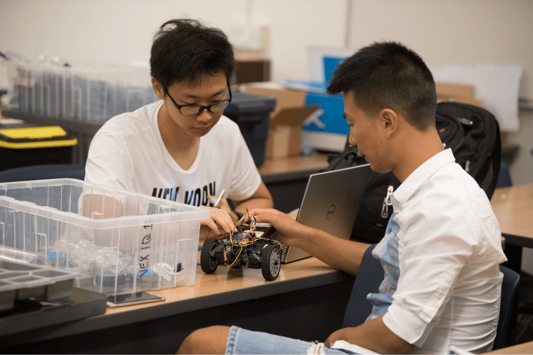 Engineering Summer Programs | Summer Discovery